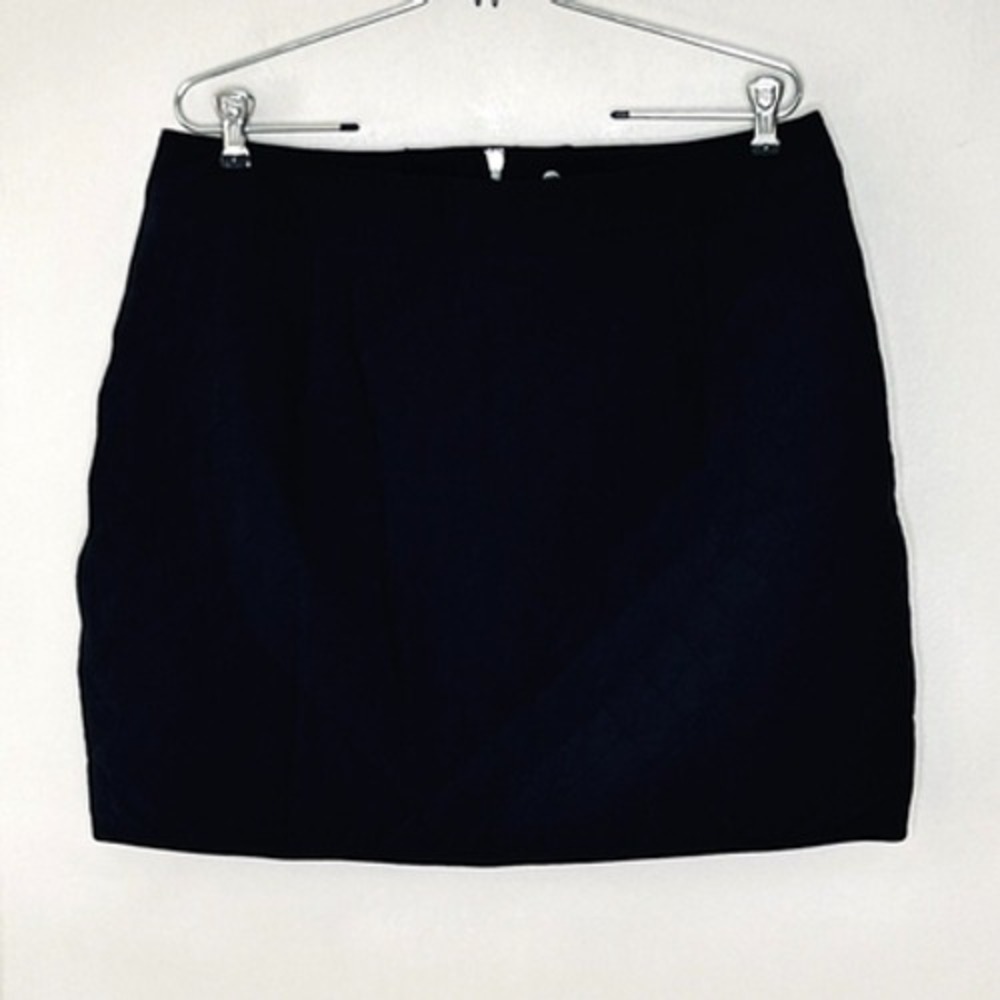 Athleta Apres Ski Skirt Black Quilted Water Resistant Size 14 Gym Pickleball NWT - Picture 3 of 10